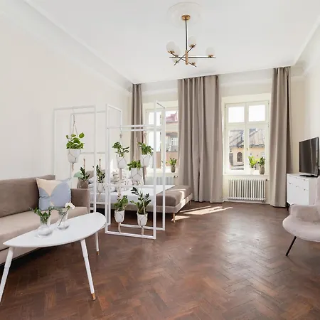 Bright Oatmeal Ap - 3BR for 8 - Kazimierz-2